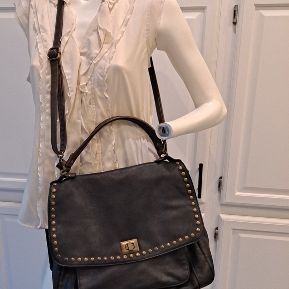 Chillx Elegant Black Studded Shoulder Bag - Picture 1 of 6
